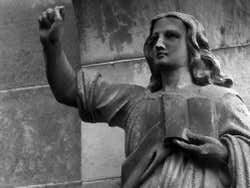 Rosslyn Chapel, statue